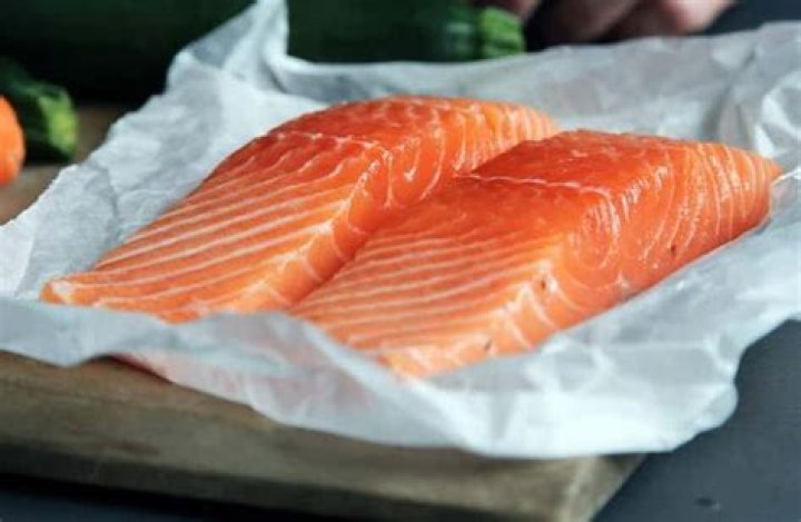 What does silver salmon taste like?